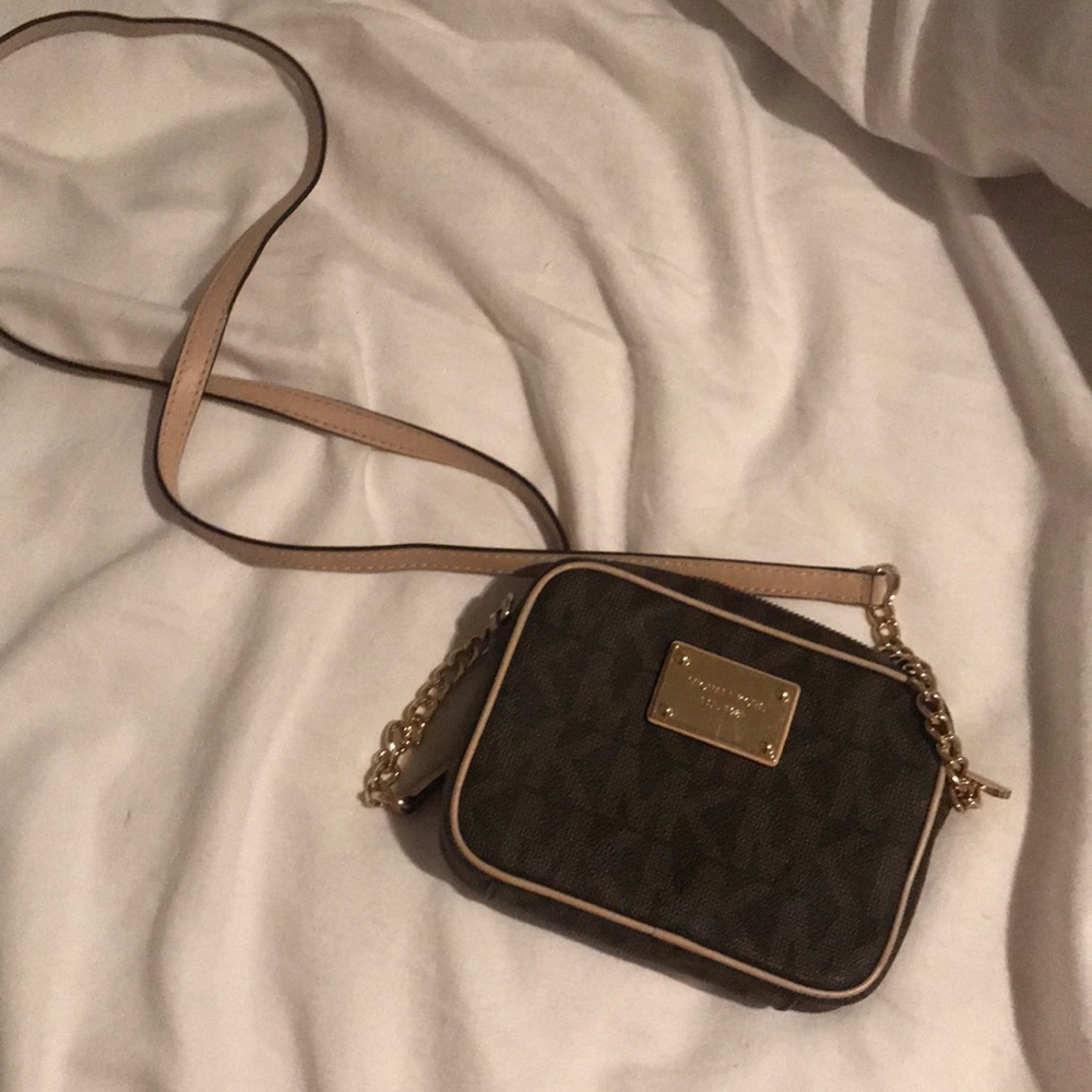 Michael kors crossbody purse